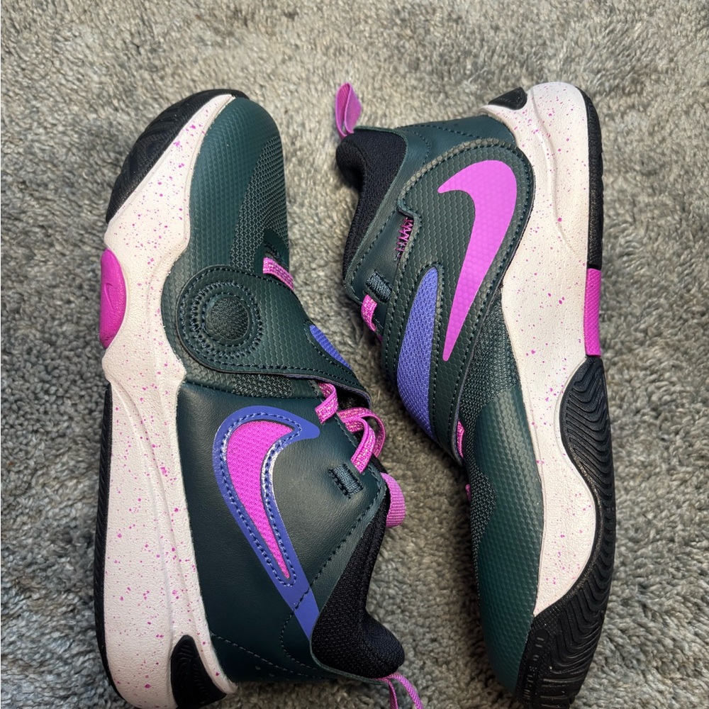 Nike Kids' Sneakers in Dark Green and Pink